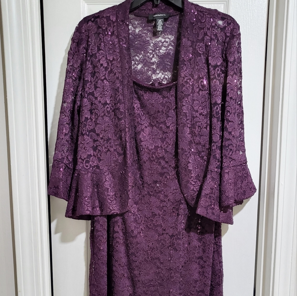 Dress - Picture 5 of 9